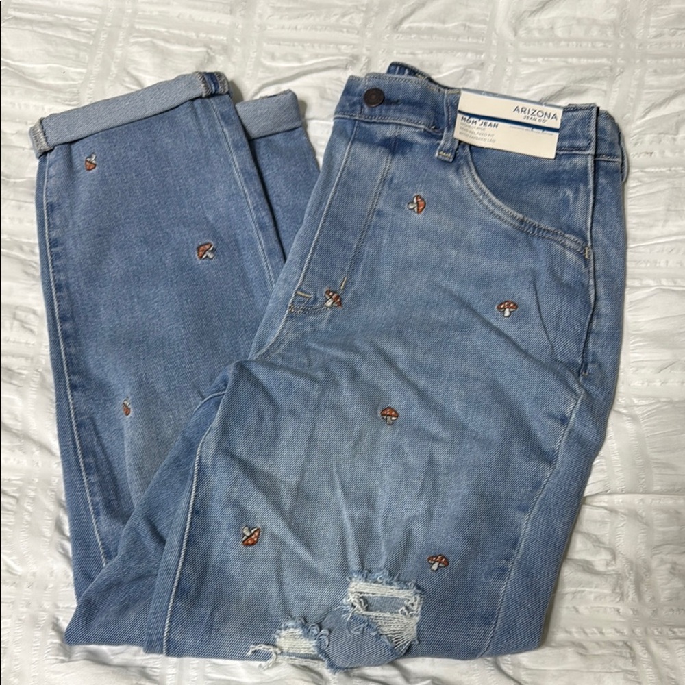 NWT Mushroom “MOM” jean.